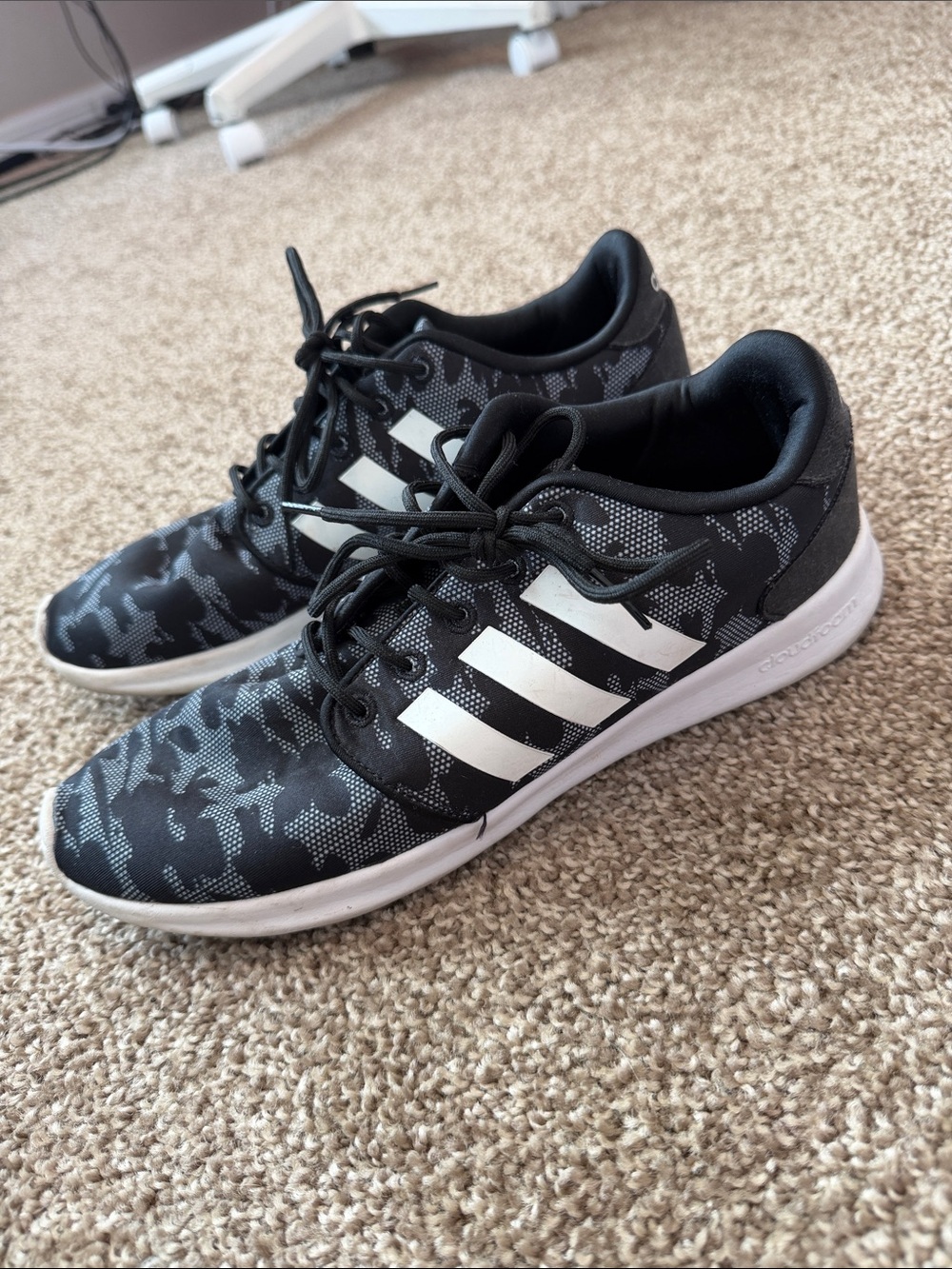Adidas cloud foam Women’s Black Sneakers